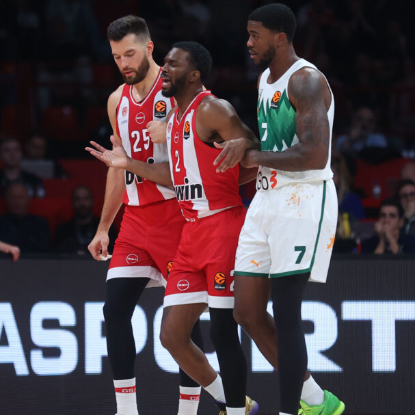 η-πρώτη-ανάρτηση-του-εβανς-μετά-τον-τρα-563919394