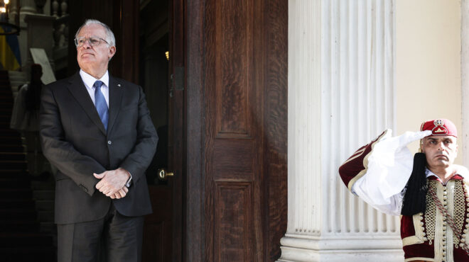 θεωρείο-διπλή-ενόχληση-για-τασούλα-563926582