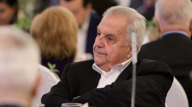 boυλή-ενός-λεπτού-σιγή-στη-μνήμη-του-αλέ-563928844