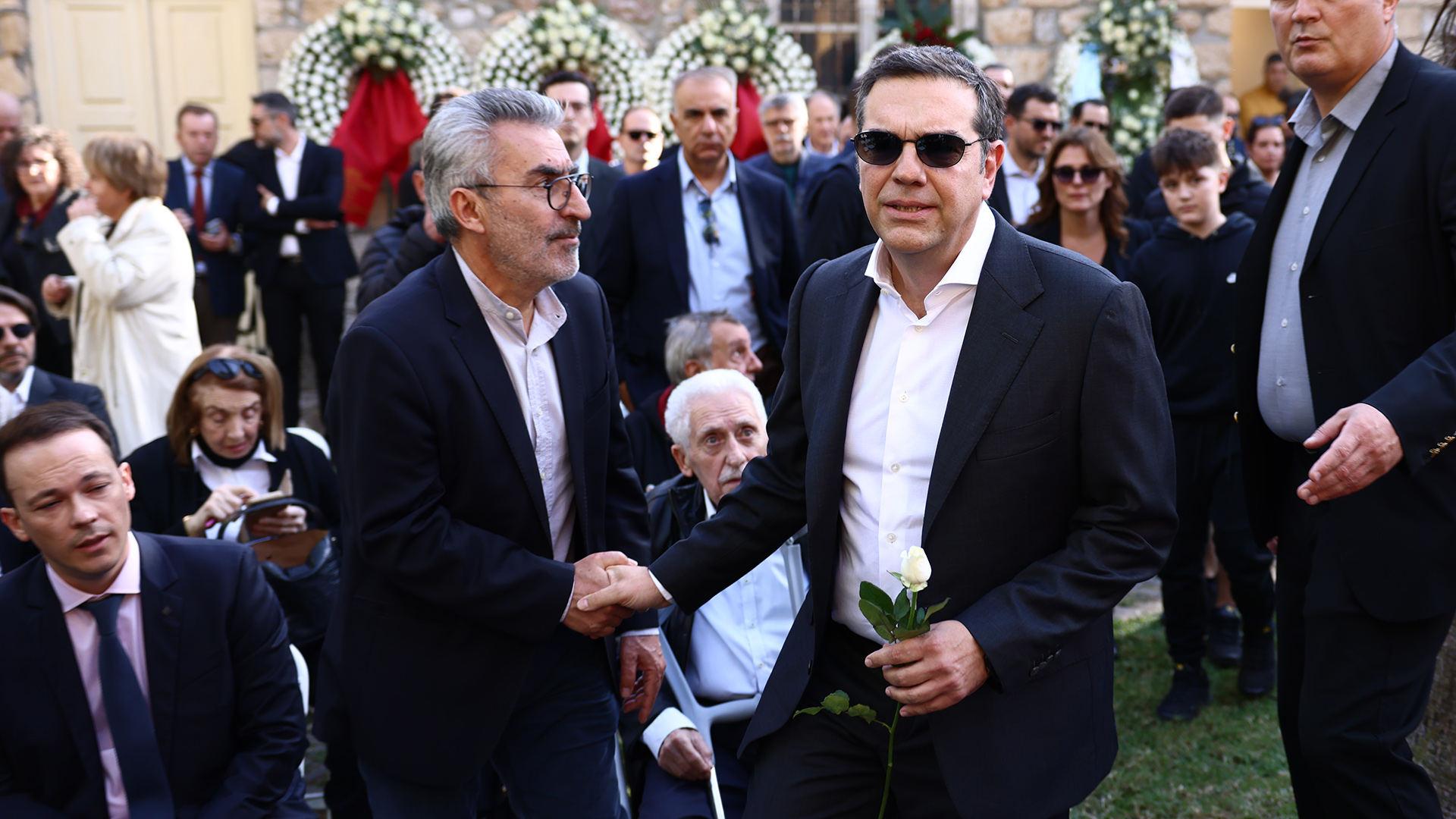 Στο Πάρκο Ελευθερίας το τελευταίο αντίο στον Αλέκο Φλαμπουράρη [φωτογραφίες]-2