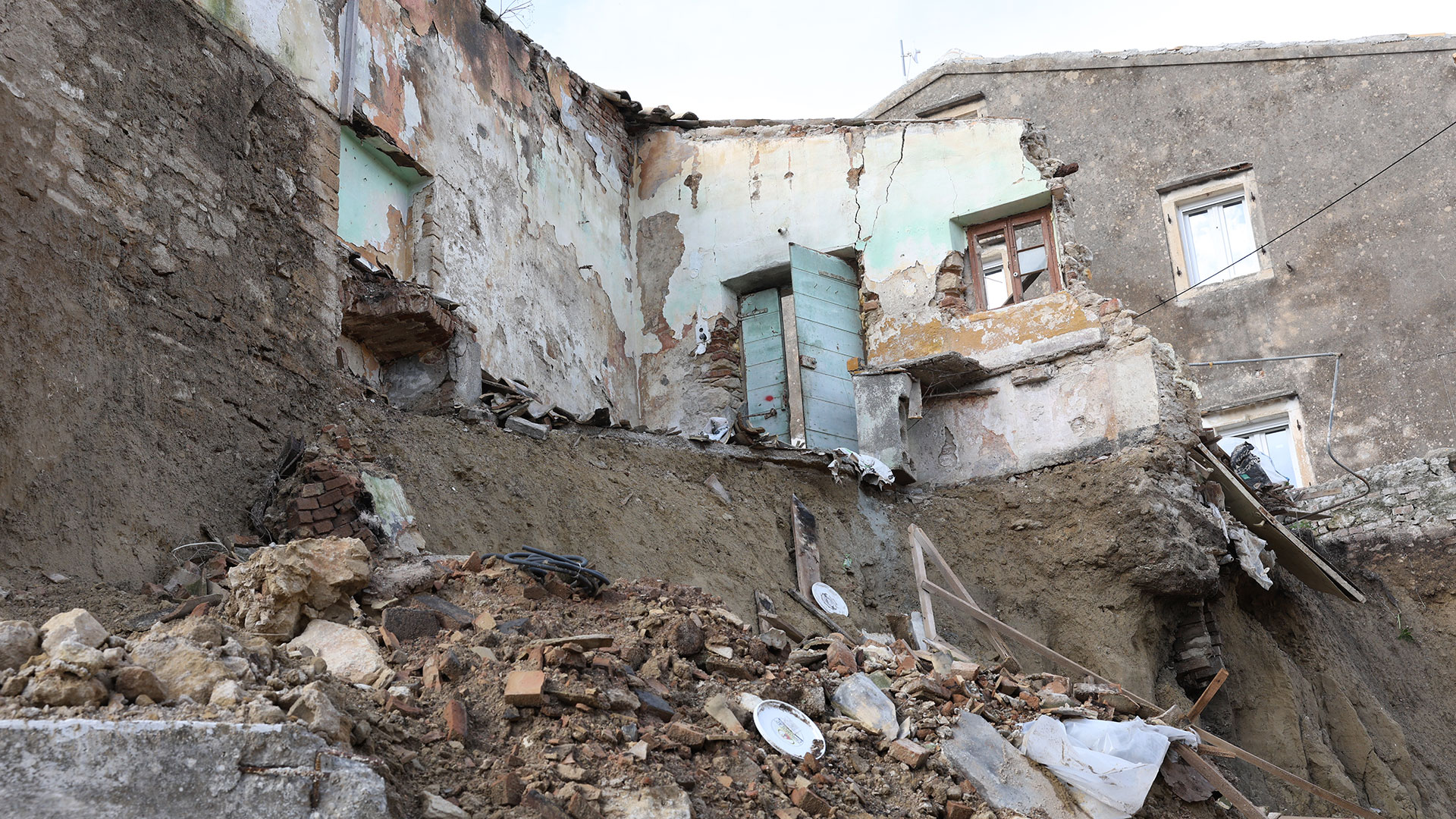 «Τόνοι λάσπης μάς έχουν αποκλείσει»-1