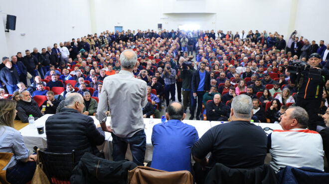 πονοκέφαλος-ν-δ-με-αγρότες-563939806