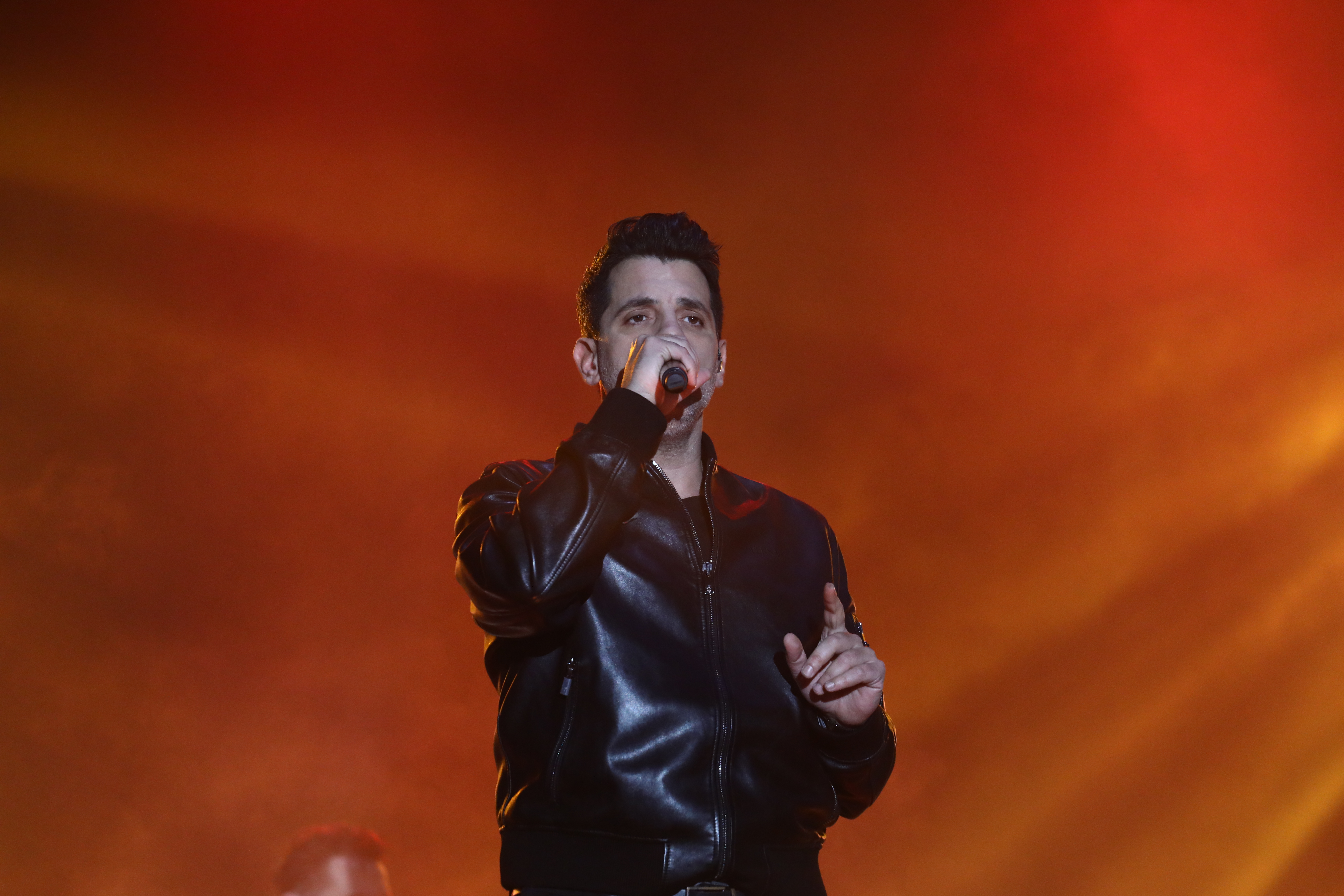 Ανοιξε τις πύλες του το χριστουγεννιάτικο χωριό στο Πεδίον του Αρεως – Φωταγωγήθηκε το δέντρο [εικόνες]-3