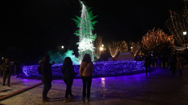 ανοιξε-τις-πύλες-του-το-χριστουγεννιά-563947930