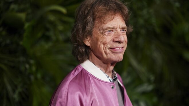 οταν-ο-μικ-τζάγκερ-ανακάλυψε-ινκόγκνι-563900938