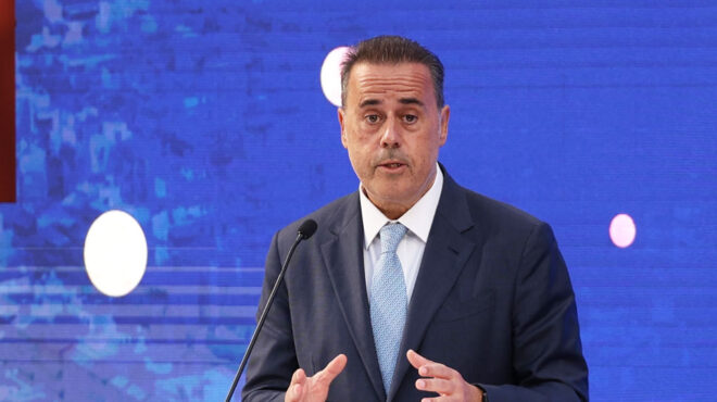 μπαράζ-επαφών-στ-παπασταύρου-στην-ουά-563945989