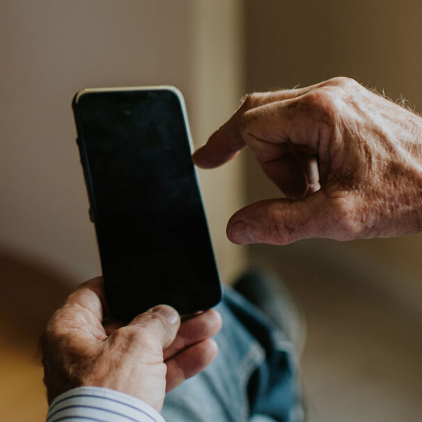 μήπως-έχεις-και-λίρες-563949397