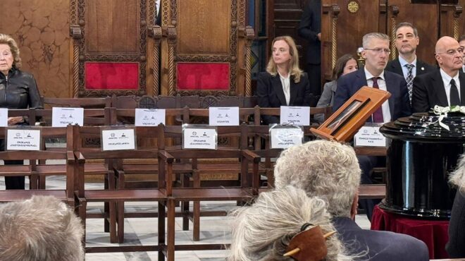 η-μονοκαλλιέργεια-του-αντί-563897767