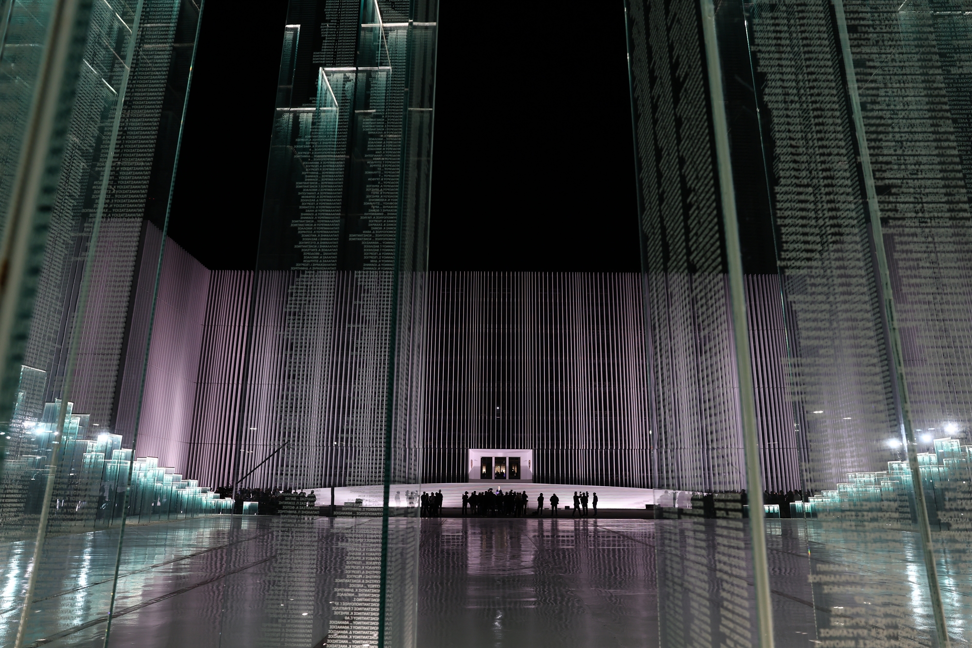 Δημόσια αρχιτεκτονική δέσμια εντυπώσεων-1