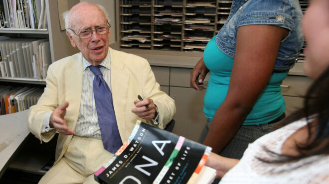 τζέιμς-γουάτσον-1928-2025-το-dna-τον-δημιούργη-563923540