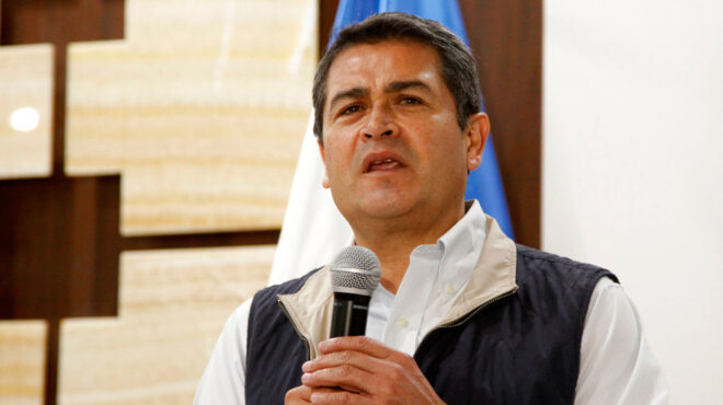 τραμπ-θα-απονείμει-χάρη-σε-πρώην-πρόεδ-563949166