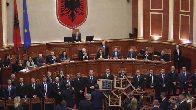 αλβανία-αποπέμφθηκε-η-αναπληρώτρια-π-563931739