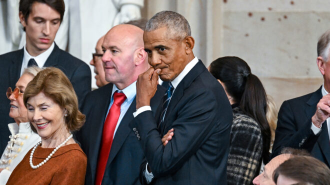 ομπάμα-κατά-τραμπ-καθε-μέρα-μια-νέα-φο-563899336