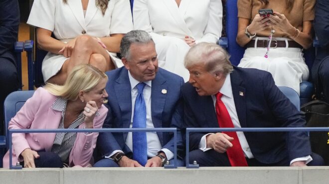 ο-τραμπ-υπερασπίζεται-τον-γουίτκοφ-με-563941849