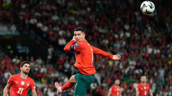 ο-κριστιάνο-ρονάλντο-ετοιμάζεται-να-κ-563902957