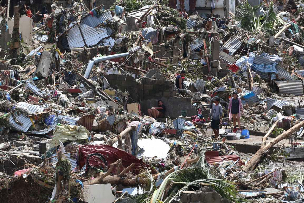 Φιλιππίνες: Τουλάχιστον 140 νεκροί και όλεθρος από τον τυφώνα «Καλμάγκι»-5