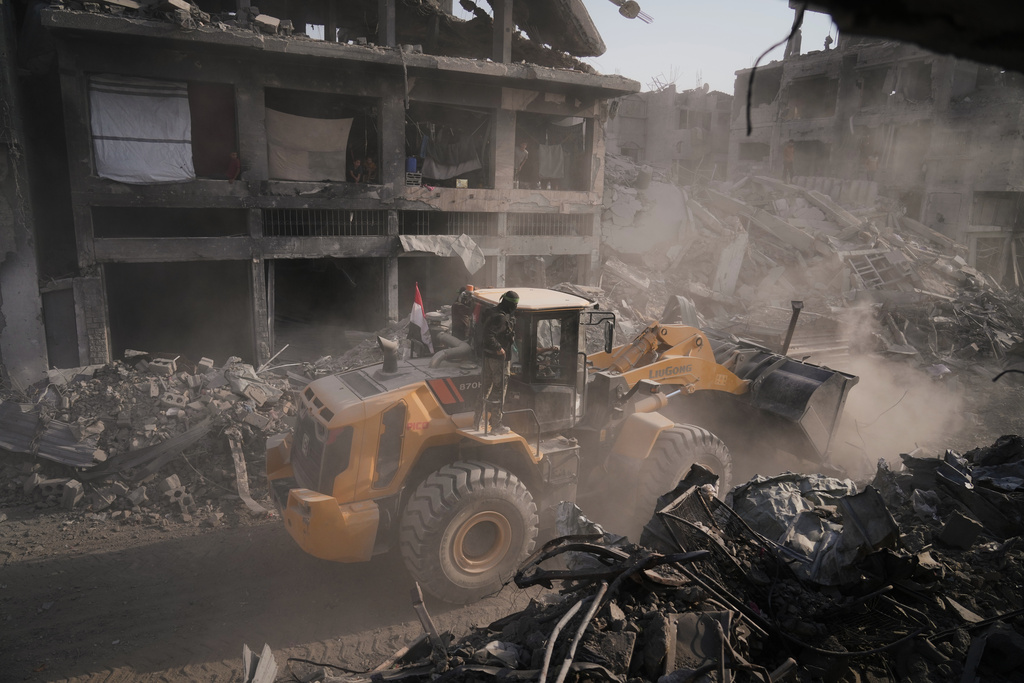 Το Associated Press μέσα στη Γάζα – Τοπίο συντριπτικής καταστροφής μετά από δύο χρόνια πολέμου-8