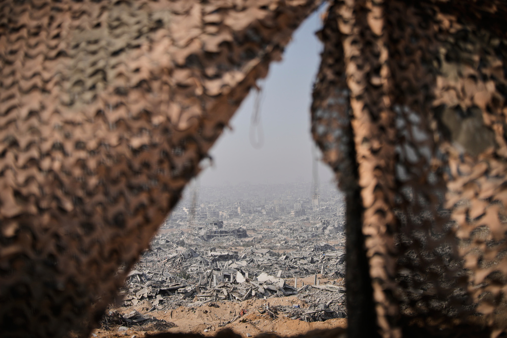 Το Associated Press μέσα στη Γάζα – Τοπίο συντριπτικής καταστροφής μετά από δύο χρόνια πολέμου-5