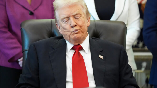 τραμπ-κακιά-γυναίκα-η-πελόζι-χαίρομαι-563907412