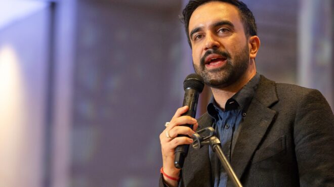 πίτερ-μπέικερ-στην-κ-ο-μαμντάνι-ανέ-563918818