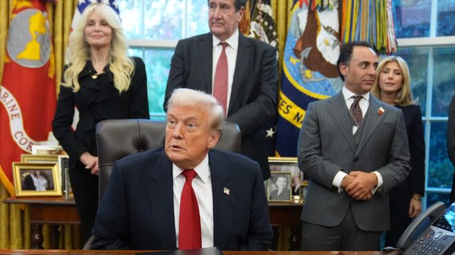 ακροδεξιό-κόμμα-με-το-όνομα-trump-στο-βέλ-563914366