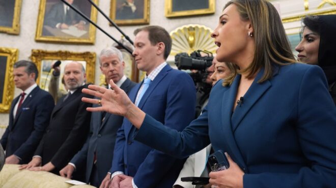 μετά-το-γουρούνα-σε-δημοσιογράφο-το-563928691