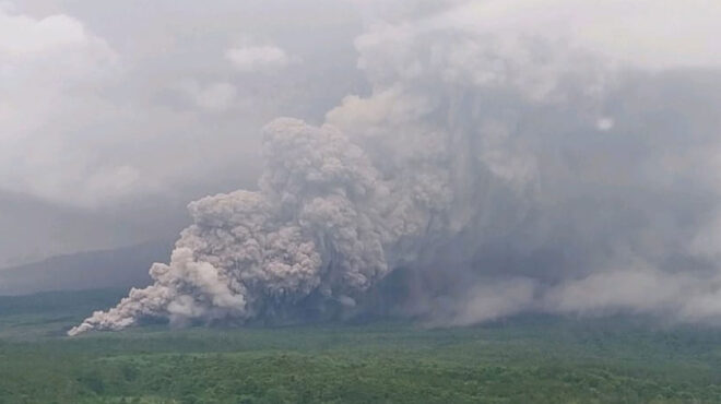 ινδονησία-ενεργοποιήθηκε-το-ηφαίστε-563929840