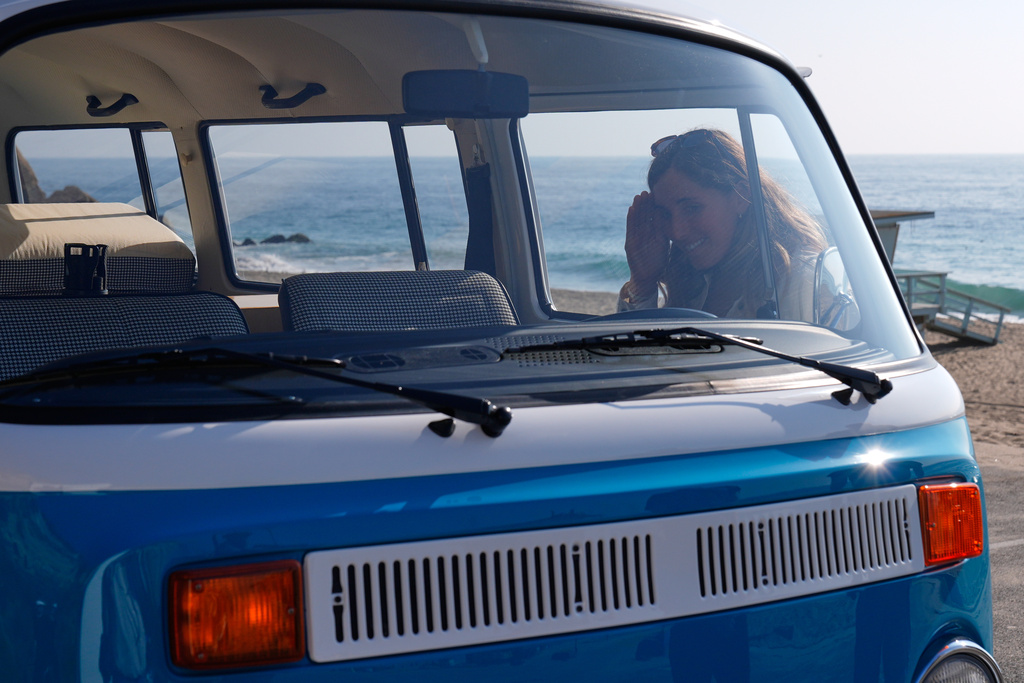 Πώς η VW έσωσε το μπλε βανάκι που «επέζησε» από τις φωτιές στο Μαλιμπού-3