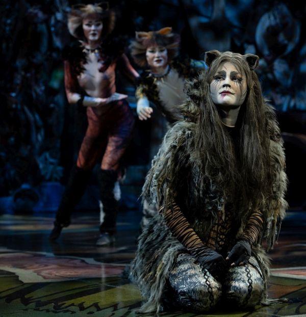 Μάς ενώνουν τα μιούζικαλ;-1