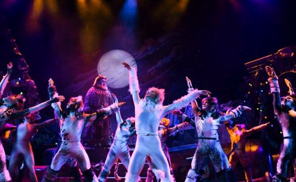 μάς-ενώνουν-τα-μιούζικαλ-563928946