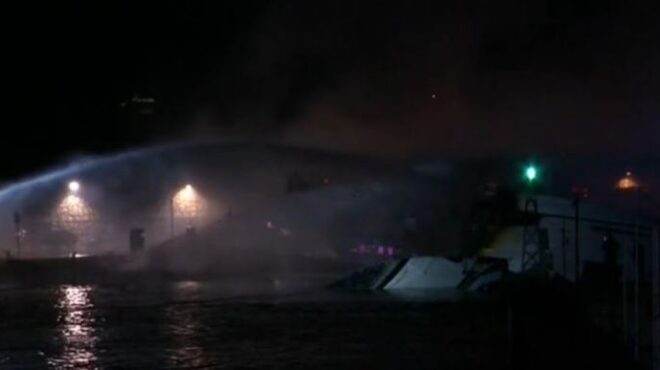 φωτιά-στη-μαρίνα-ζέας-βυθίστηκαν-τρία-563918029