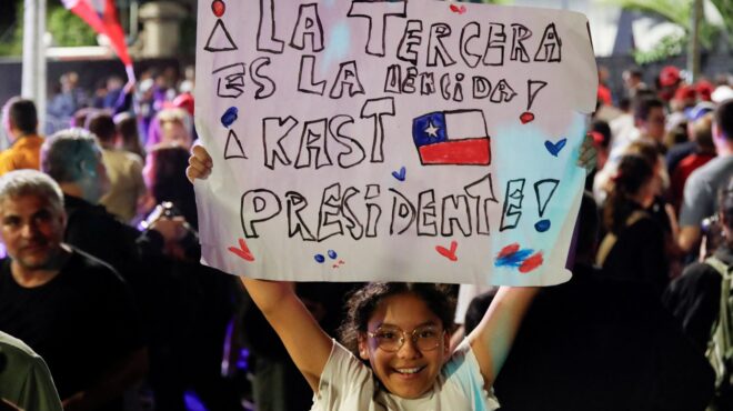 εκλογές-στη-χιλή-μάχη-για-χάρα-και-καστ-563924608