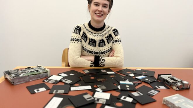 ο-στίβεν-χόκινγκ-η-dua-lipa-και-οι-δισκέτες-πο-563946556