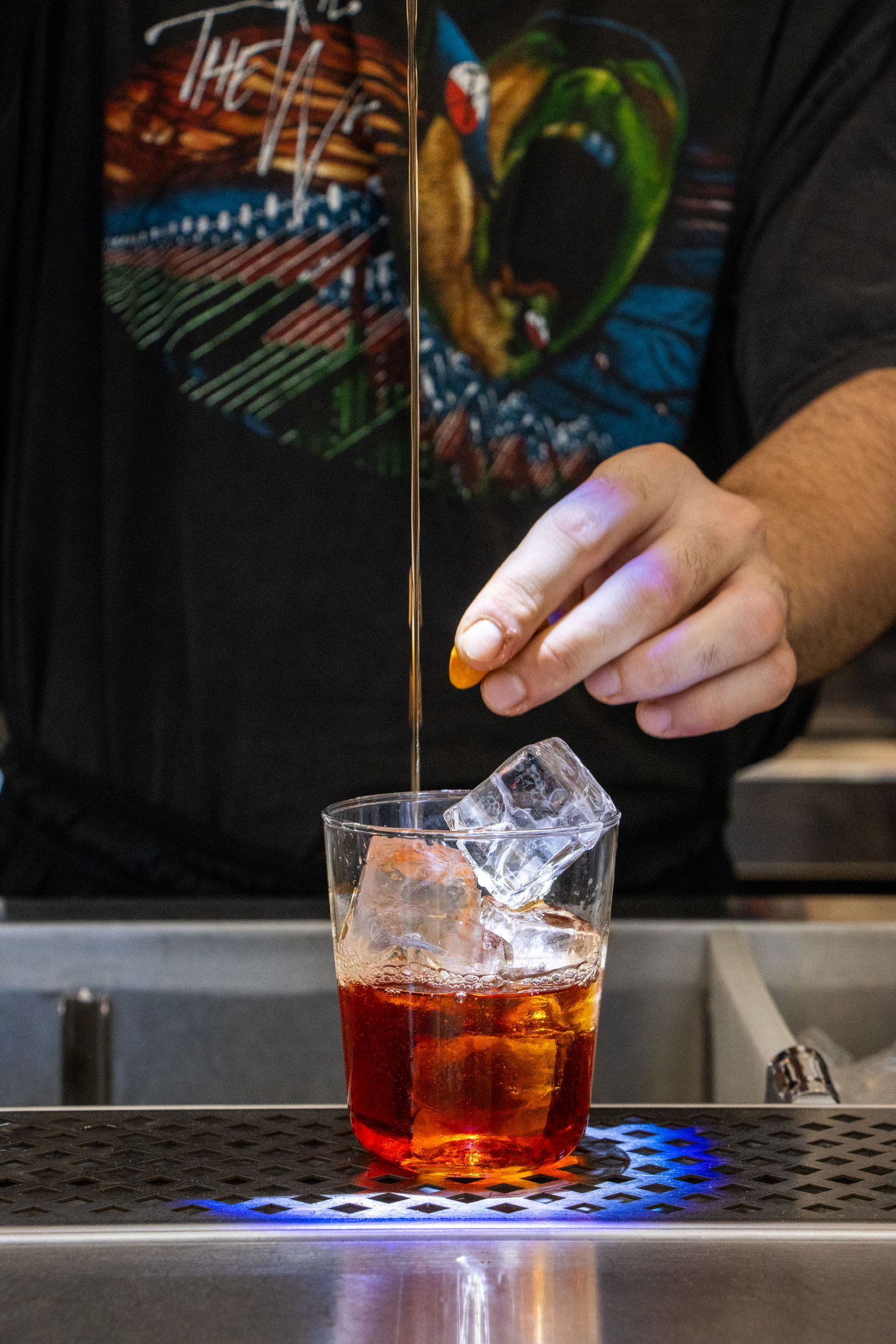 Eνα μπαρ σαν αυτά που ψάχνουμε-1