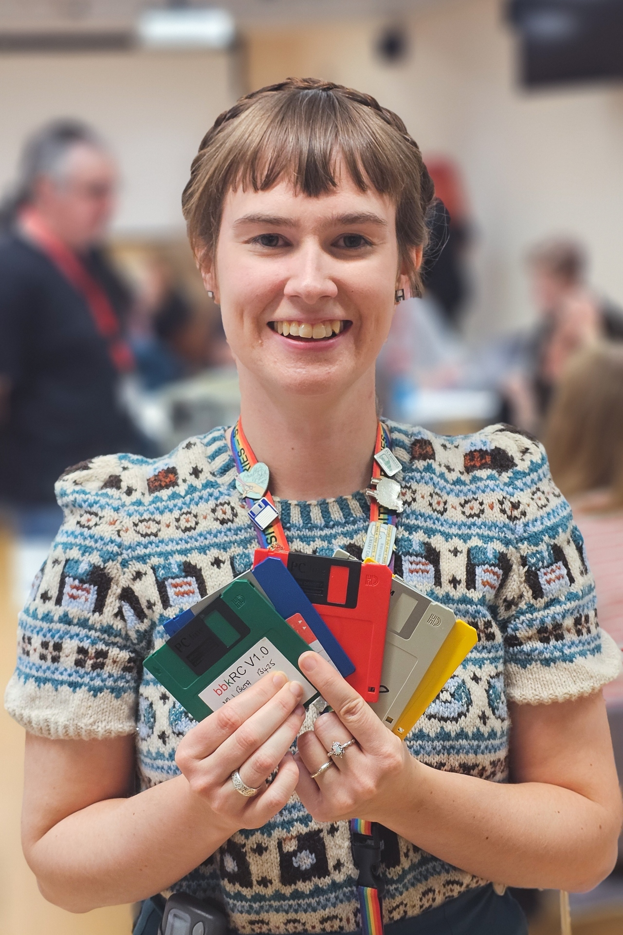 Ο Στίβεν Χόκινγκ, η Dua Lipa και οι δισκέτες που διασώζονται στο Κέιμπριτζ-2