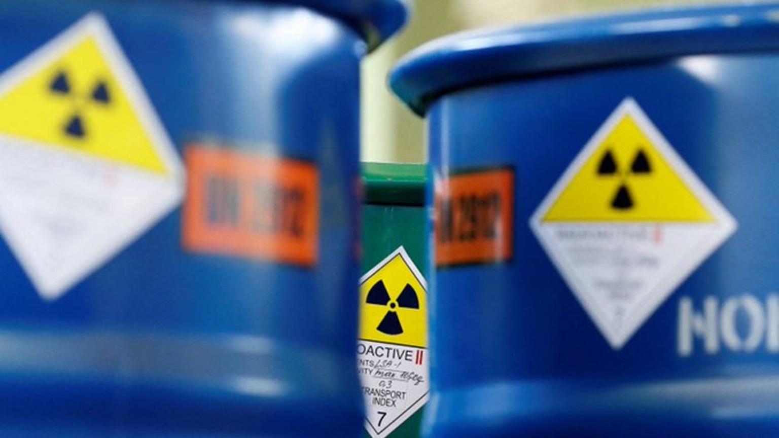 Greenpeace: Η Γαλλία εξακολουθεί να παρέχει ουράνιο στη Ρωσία-1