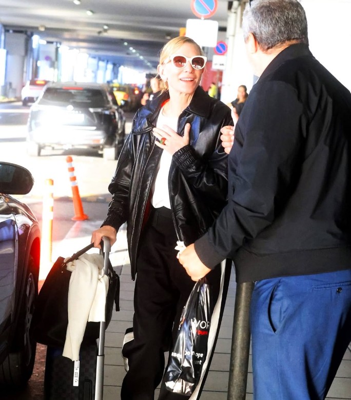 Κέιτ Μπλάνσετ: Εφτασε στην Ελλάδα για γυρίσματα του «Sweetsick» – Εικόνες-4