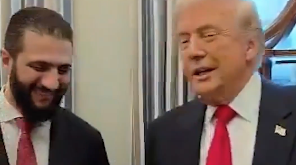 ο-τραμπ-ψέκασε-με-άρωμα-τον-αλ-σάρα-και-563916910