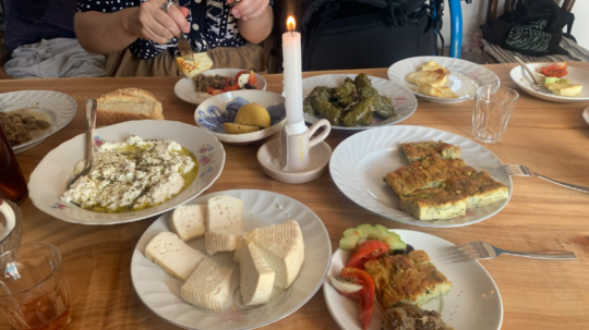 Η πολιτιστική και κοινωνική ταυτότητα των Κυκλάδων αμβλύνεται: η περίπτωση της Σίφνου