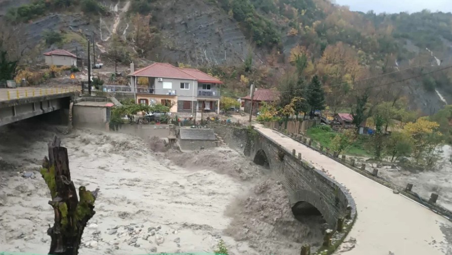 Κακοκαιρία: Εικόνες καταστροφής στη Δυτική Ελλάδα-6