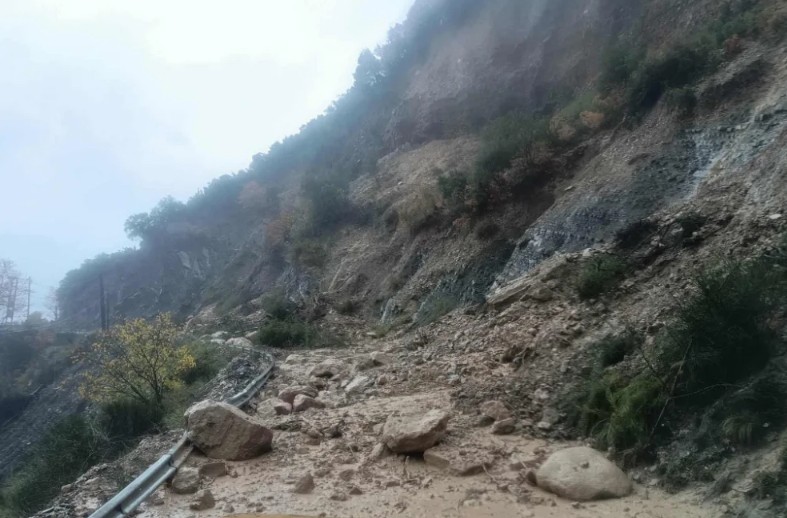 Κακοκαιρία: Εικόνες καταστροφής στη Δυτική Ελλάδα-7