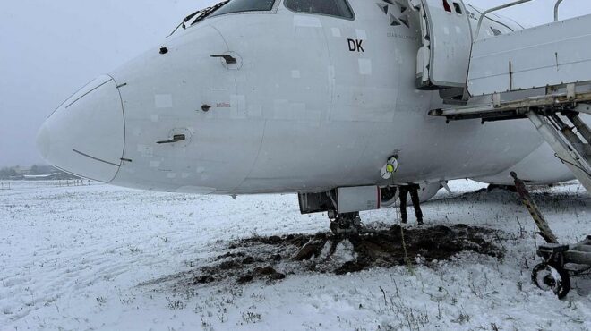 λιθουανία-αεροσκάφος-της-lot-εξετράπη-σ-563942278