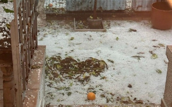 Κακοκαιρία «Αdel»: Ισχυρή χαλαζόπτωση στη Λέσβο – Σημαντικά προβλήματα σε δρόμους και επιχειρήσεις-1