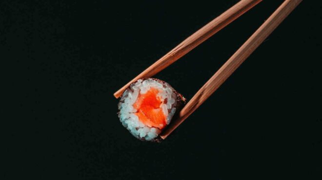 πώς-τρώμε-σωστά-σούσι-563899513