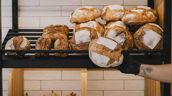 deux-amis-ο-νέος-φούρνος-από-το-τρομερό-παιδί-ξ-563918509