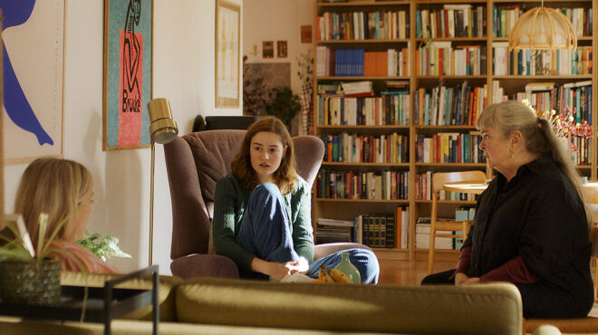 η-μαμά-η-γιαγιά-και-ο-πρώτος-έρωτας-563936800