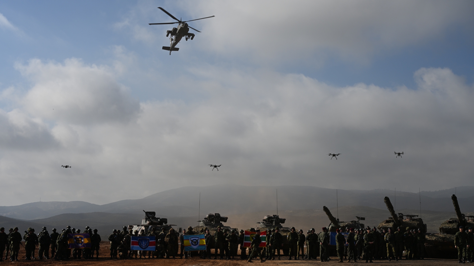 «Αίσιος Οιωνός – 25»: Εντυπωσιακές εικόνες από την άσκηση με drones και anti-drone συστήματα-6