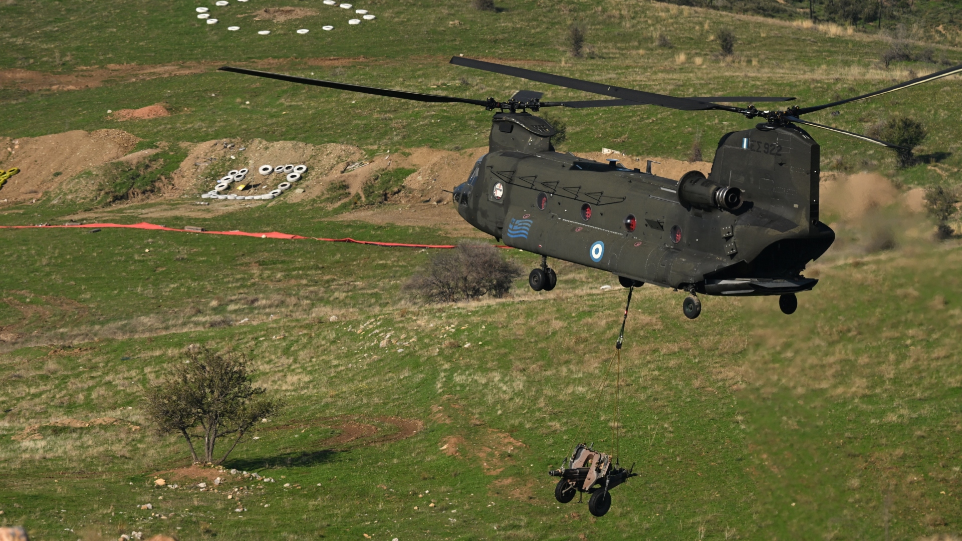 «Αίσιος Οιωνός – 25»: Εντυπωσιακές εικόνες από την άσκηση με drones και anti-drone συστήματα-1