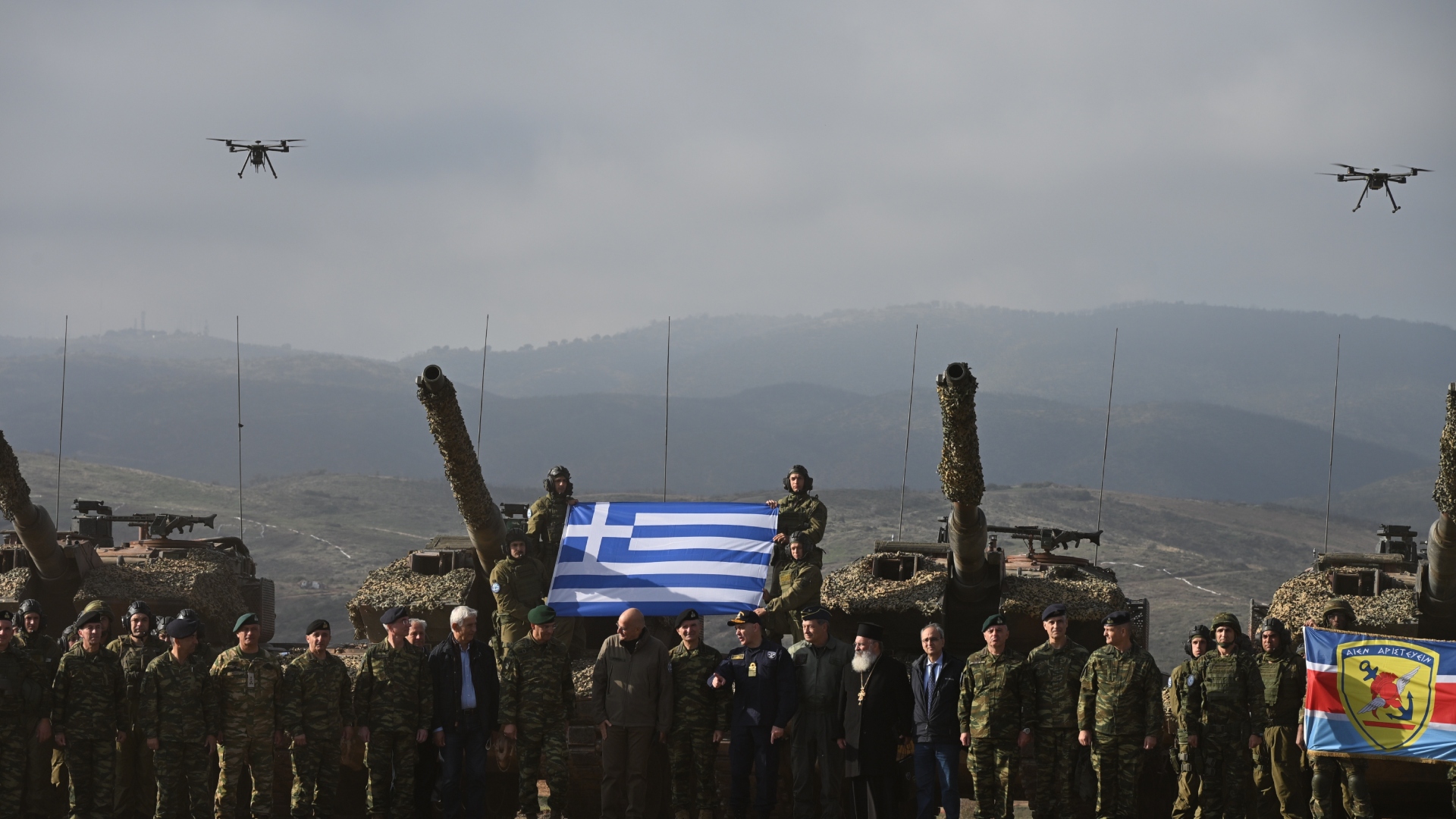 «Αίσιος Οιωνός – 25»: Εντυπωσιακές εικόνες από την άσκηση με drones και anti-drone συστήματα-10