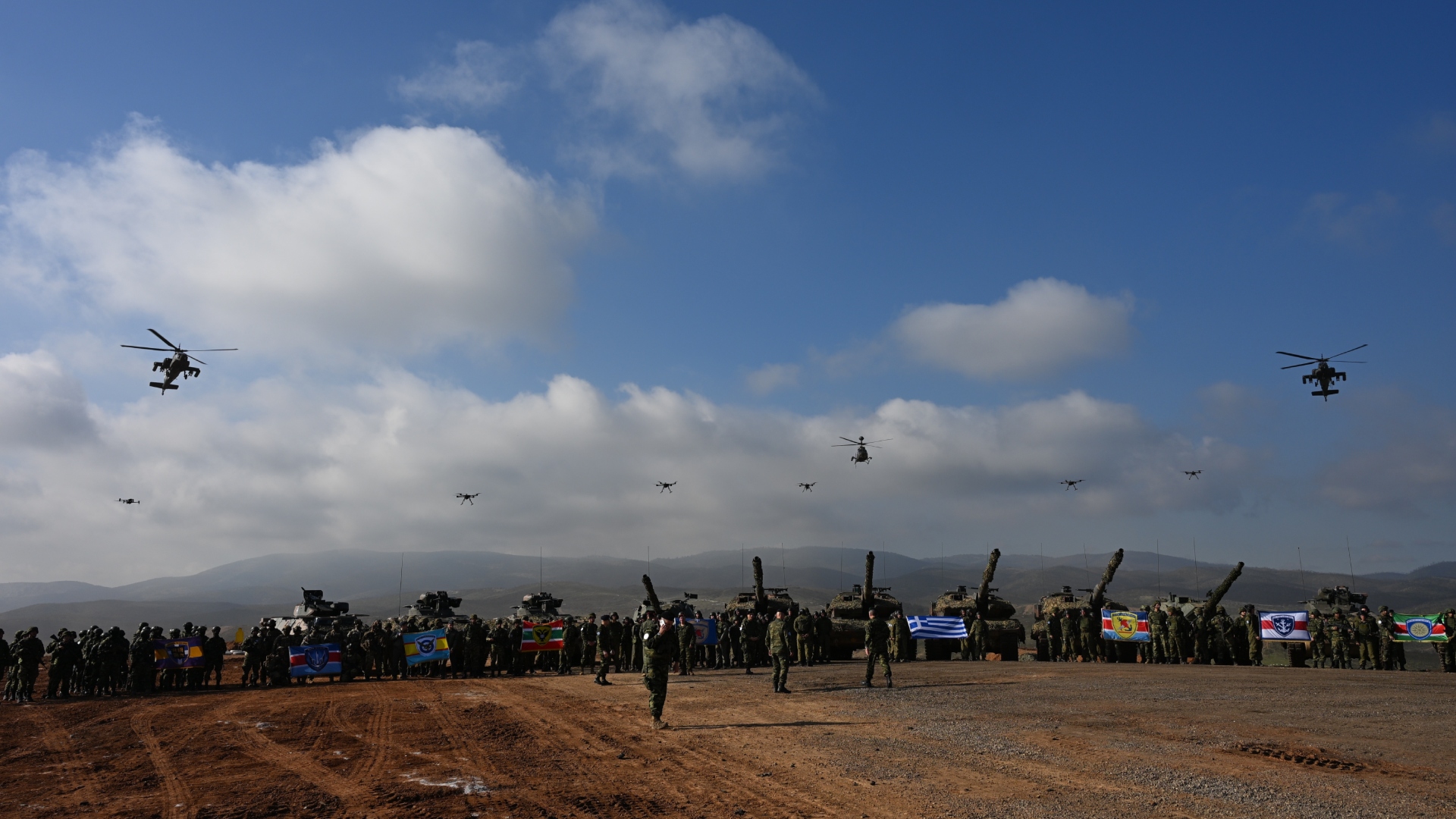 «Αίσιος Οιωνός – 25»: Εντυπωσιακές εικόνες από την άσκηση με drones και anti-drone συστήματα-12